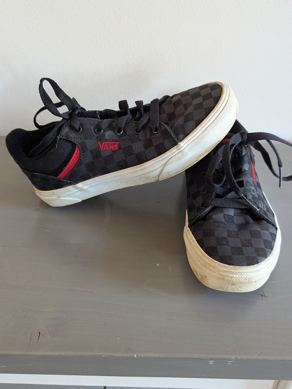 Vans Kids Black Checkerboard Low-Top Sneakers with Red Accents - Picture 3 of 4
